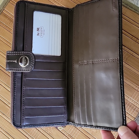 Coach large wallet - Picture 4 of 6